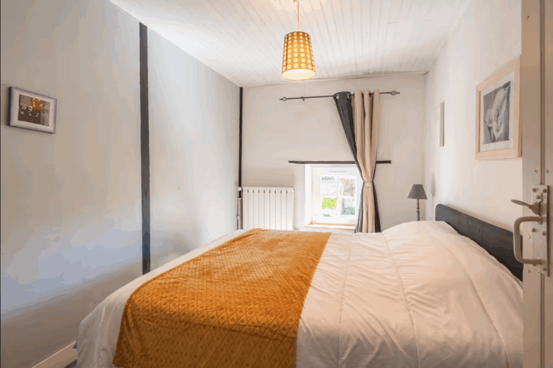 le cottage cbre droite gite le cottage gites du logis nouvelle aquitaine charente maritime maison de vacances jardin parc arboré gites logis gite saint romain de benet royan saintes saujon bord de mer piscine aire de jeux pour enfants adultes