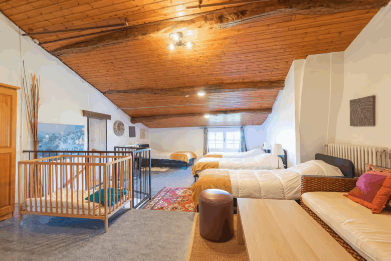 le cottage espace dortoir gite le cottage gites du logis nouvelle aquitaine charente maritime maison de vacances jardin parc arboré gites logis gite saint romain de benet royan saintes saujon bord de mer piscine aire de jeux pour enfants adultes